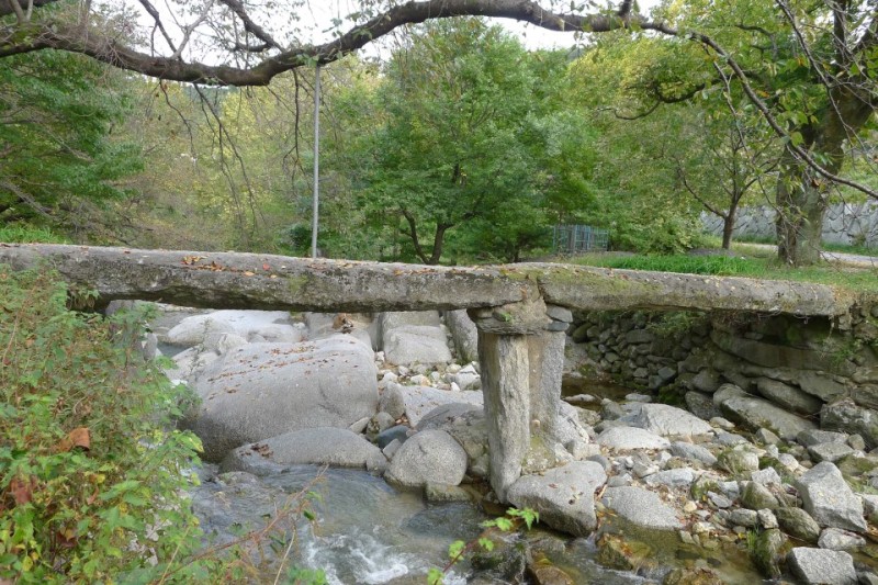 Stone bridge in Yongwonjeong