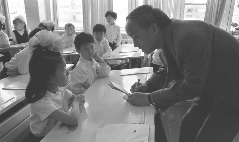 1994. Ургенч. Интервью берет собкор по Узбекистану газеты Коре ильбо Ли Вячеслав