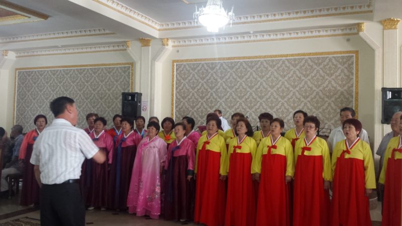 Объединенный хор Юккоричирчикского района, худ рук. Владимир Дю