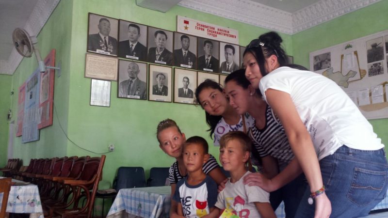 Школьники